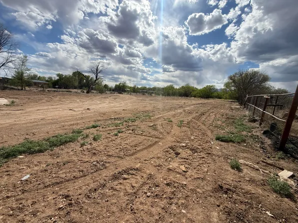 310 Santo Nino Ln #B, Espanola, NM 87532