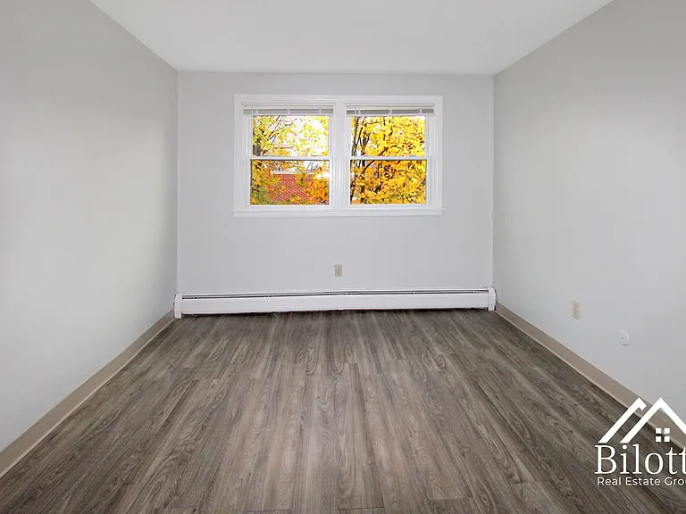 170 Pawtucket Ave — Photo 5