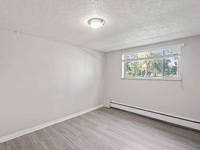 Kent Apartments — Photo 70