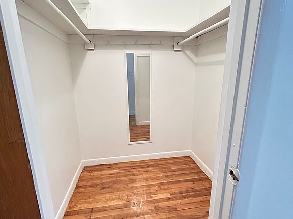 4th image of 6100 219th St