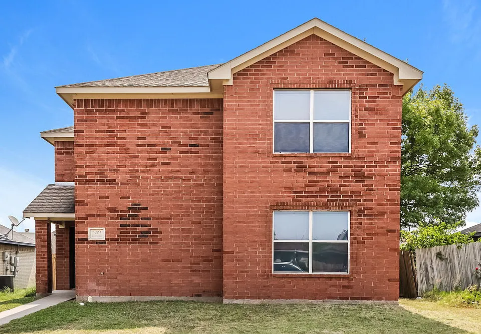 3004 Lawndale Dr