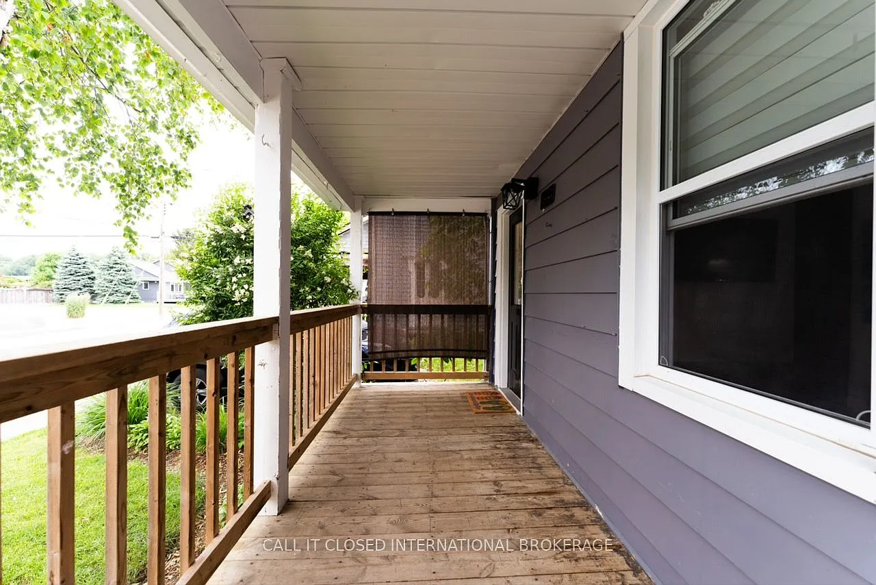 3 bed, $2,200 — Photo 2