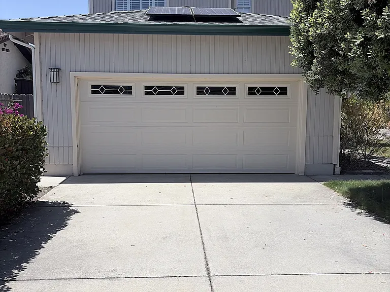 590 Terrace Ave — Photo 2