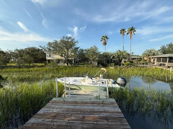 681 Port Cir, Charleston, SC 29412