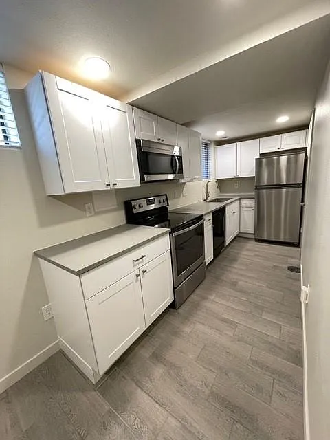 319 E Florida Avenue — Photo 2