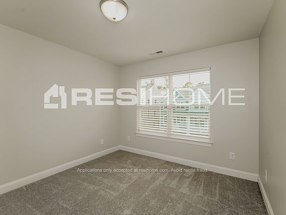 5th image of 10448 Glenmere Circle Dr