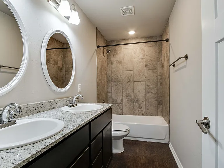 8815 SW 45th St — Photo 16