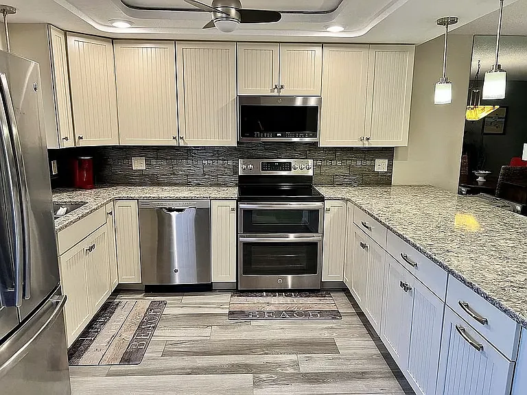 4750 Cove Cir #503 — Photo 6