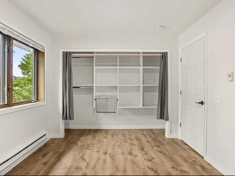 1207 E Wilson St — Photo 8