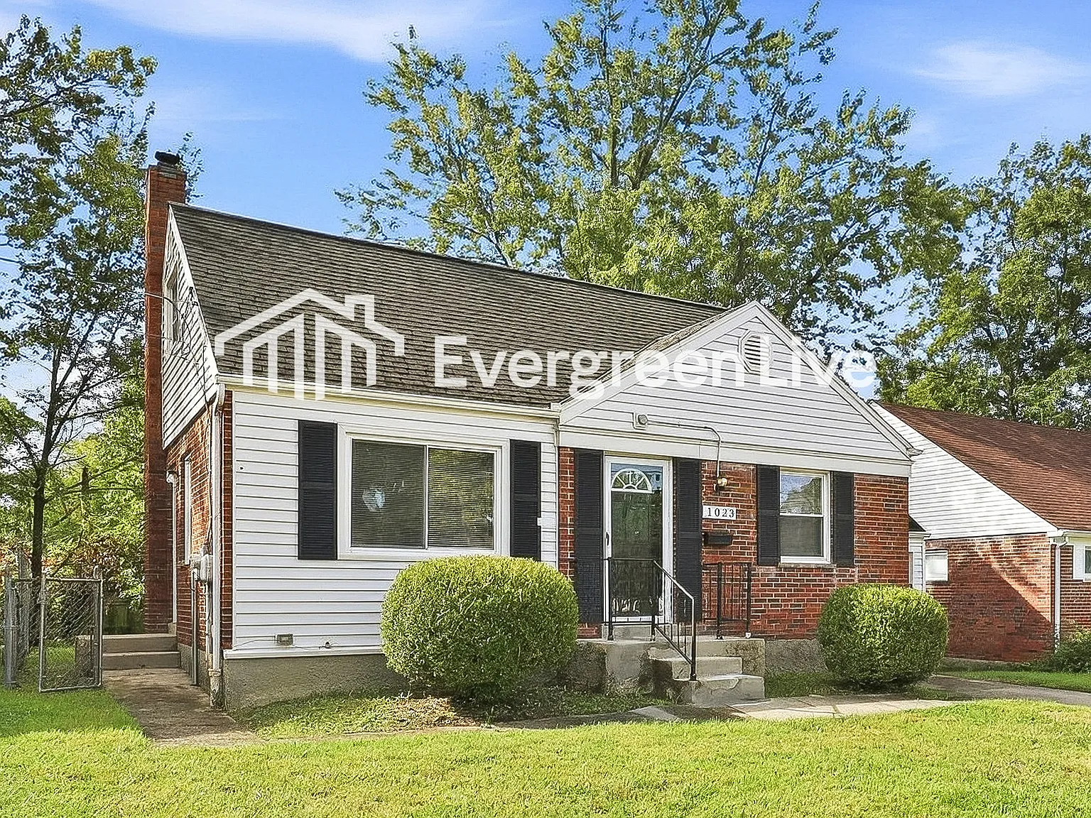 3 bed, 2.0 bath, 893 sqft, $1,595 — Photo 2