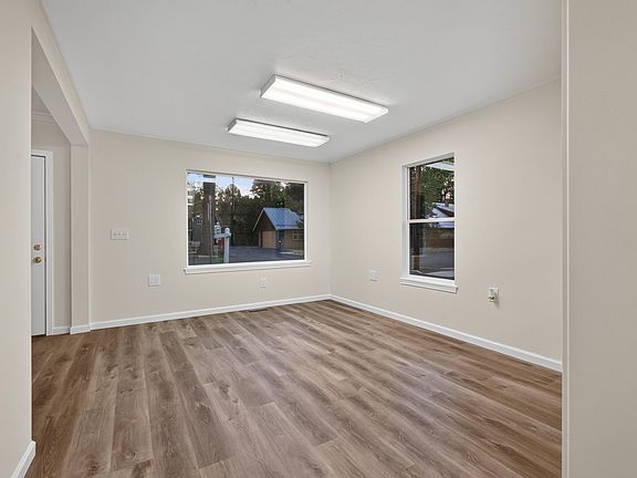 4th image of 624 NW Hill St