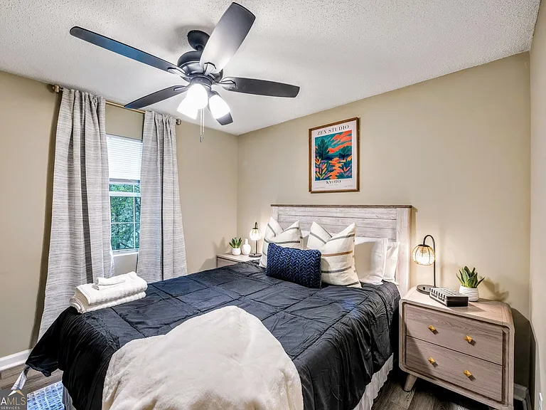 221 Remington Ln — Photo 13