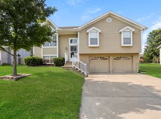 1303 Magnolia Dr, Greenwood, MO 64034