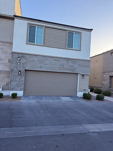 885 Almandine Pl Photo 1