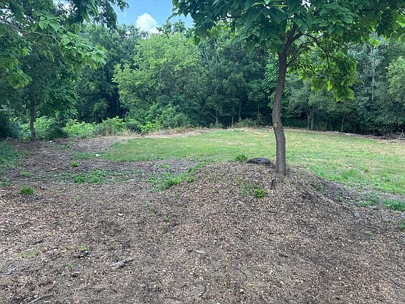 3rd image of 1902 Baker Dr