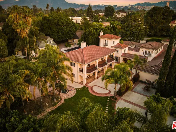 10655 Camarillo St, North Hollywood, CA 91602