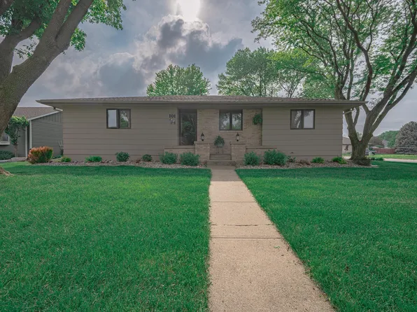 101 Golden Dr, Sergeant Bluff, IA 51054