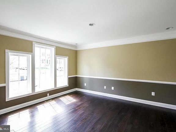 5th image of 7620 Lunceford Ln