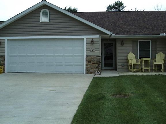 2nd image of 704 18th Ave N