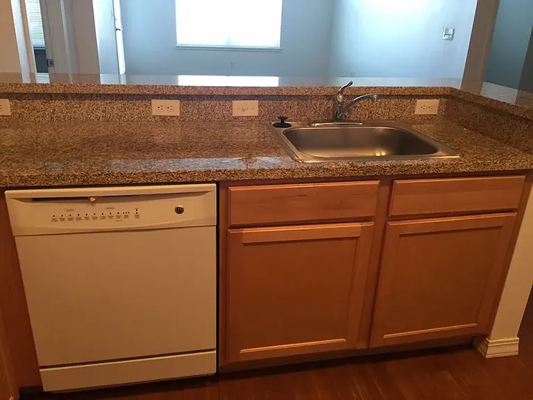 Fox Hills Village Apartments — Photo 4