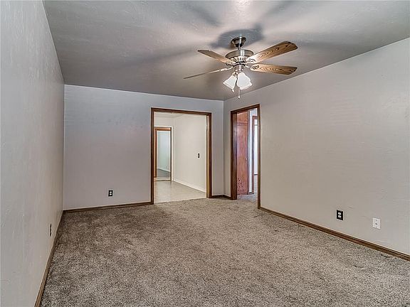 5th image of 1109 SW 49th St