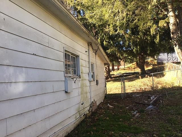 2nd image of 221 Park Ave NE