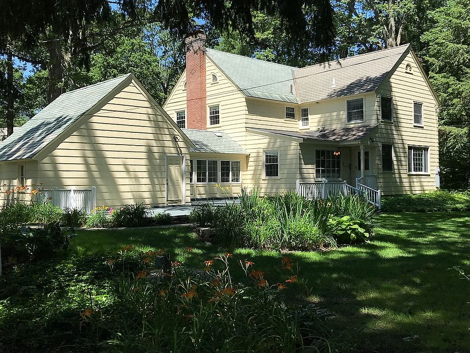 2nd image of 1568 Keyes Ave