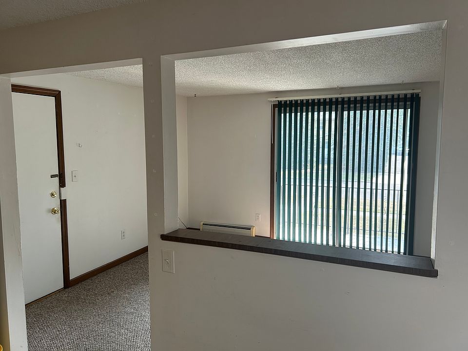 1st image of 182 Robert Dr APT C