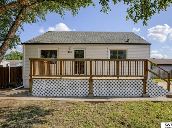 1507 Murray St, Carter Lake, IA 51510