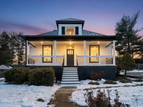 411 W Cleveland Ave, Vinton, VA 24179