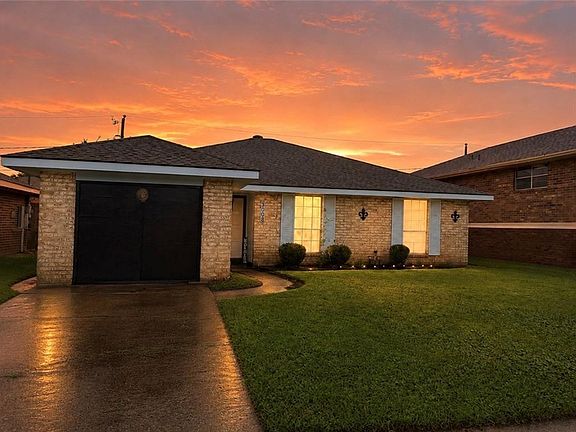 2nd image of 3008 Yorktowne Dr
