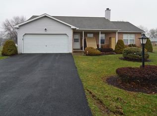 20 Waxwood Rd, Shoemakersville, PA 19555