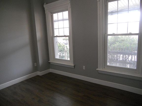 5th image of 419 Porter Ave APT 1