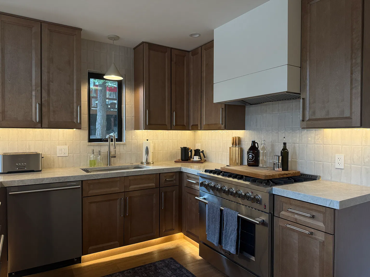 3 bed, 1408 sqft, $5,500 — Photo 3