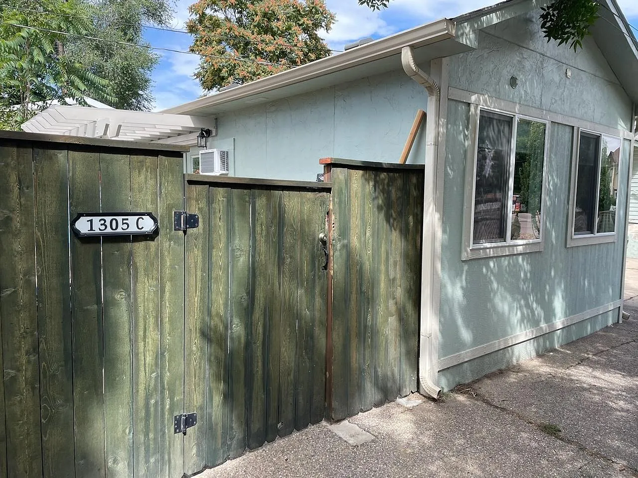 Studio, 338 sqft, $1,050 — Photo 1