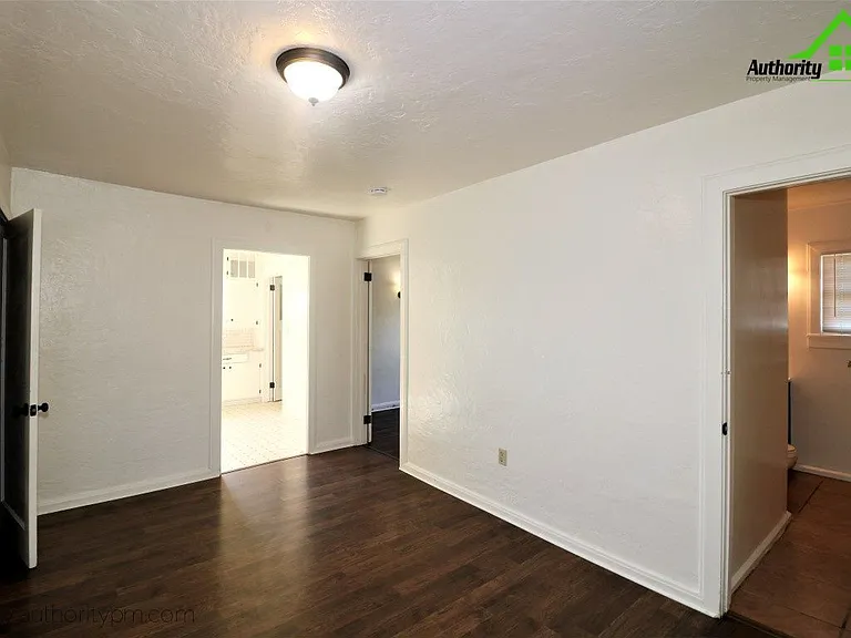 1141 Magnolia Ave — Photo 8