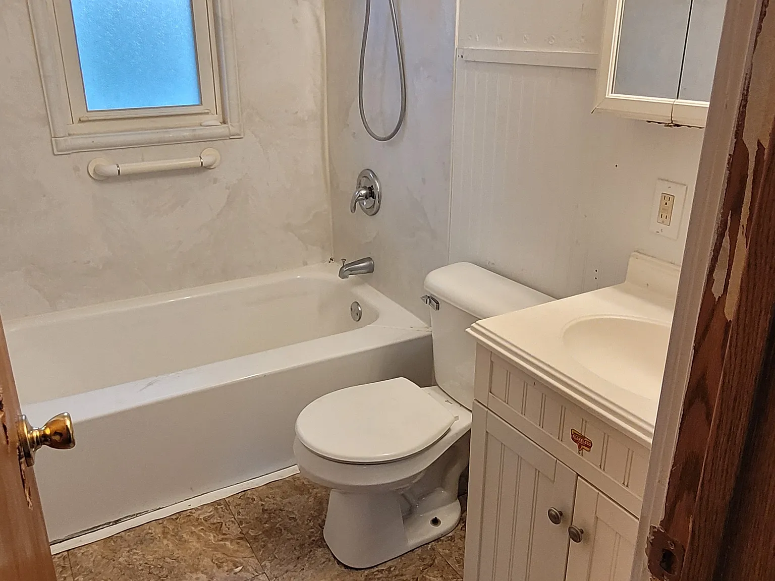 2 bed, 850 sqft, $1,085 — Photo 4