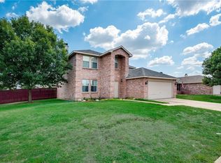 2115 Panorama Ln, Grand Prairie, TX 75052