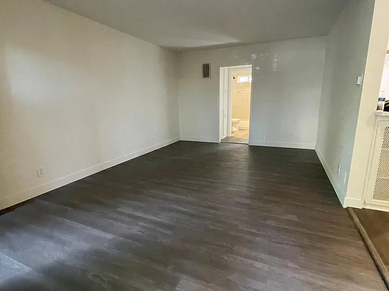 405 N Marengo Ave #9 — Photo 38