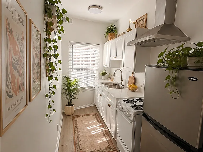 1025 S Orange Dr #104 — Photo 3