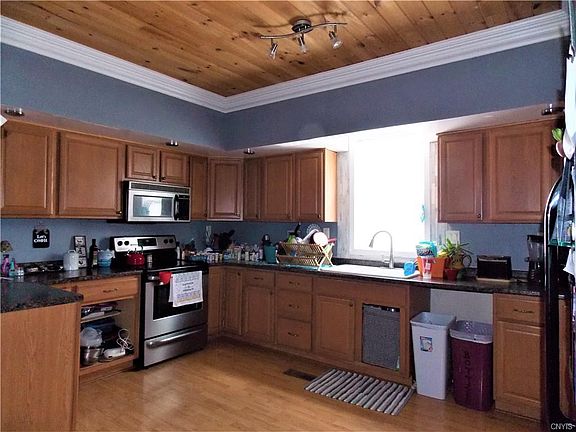 4th image of 612 West St