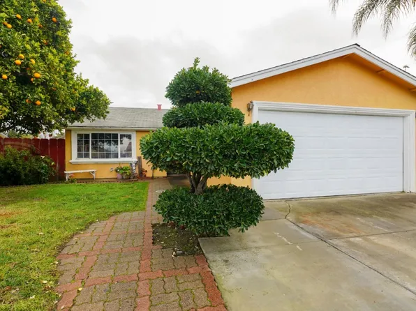 261 Miller Rd, Hollister, CA 95023