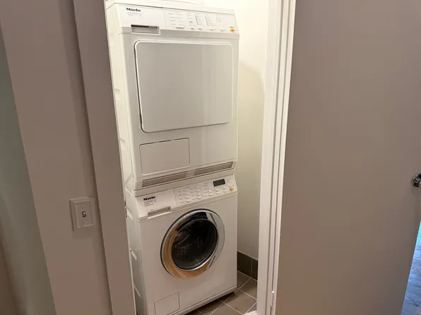 145 Nassau Street image 11 of 14