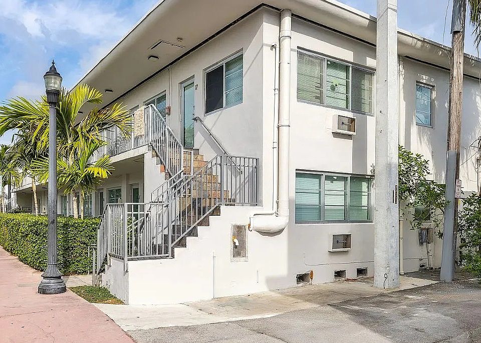 1st image of 1101 Euclid Ave #17