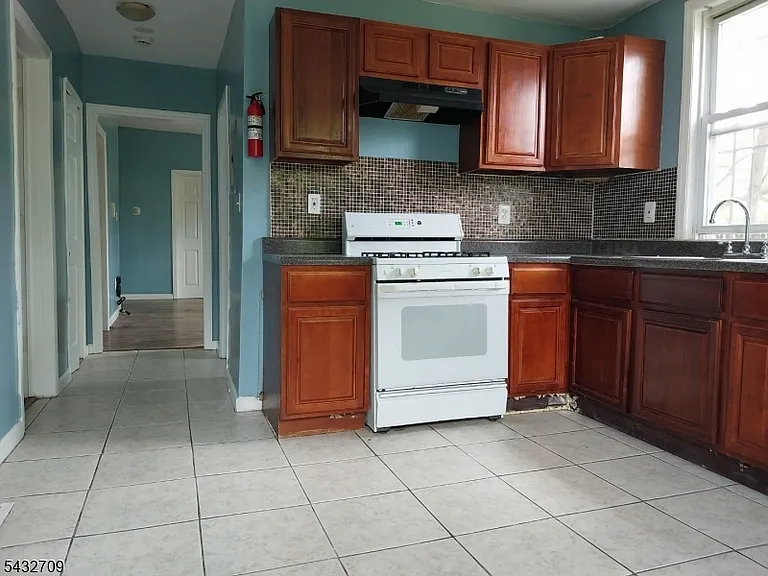 681 S 11th St #1 — Photo 6