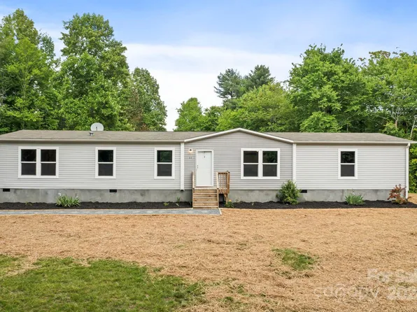 80 Kira Ln, Hendersonville, NC 28739