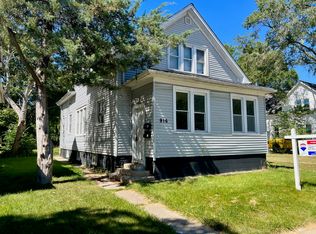 916 S Martin Luther King Jr Ave, Waukegan, IL