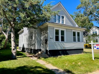 916 S Martin Luther King Jr Ave, Waukegan, IL, 60085