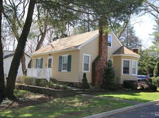 32 Brook St, Closter, NJ 07624