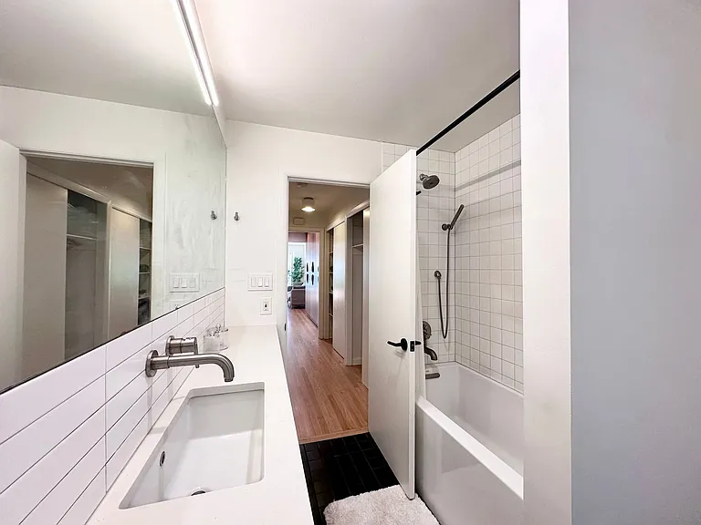 Lovely Duplex NE Portland - 2 bed, 1 bath w/Garage! — Photo 15